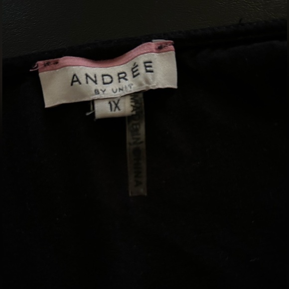 Andrée By Unit Blouse Ruffle Accents Black Size 1X - Picture 5 of 6